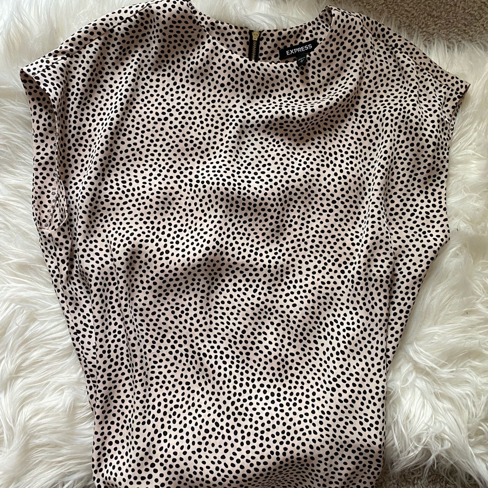 Express cream and black dot top Small